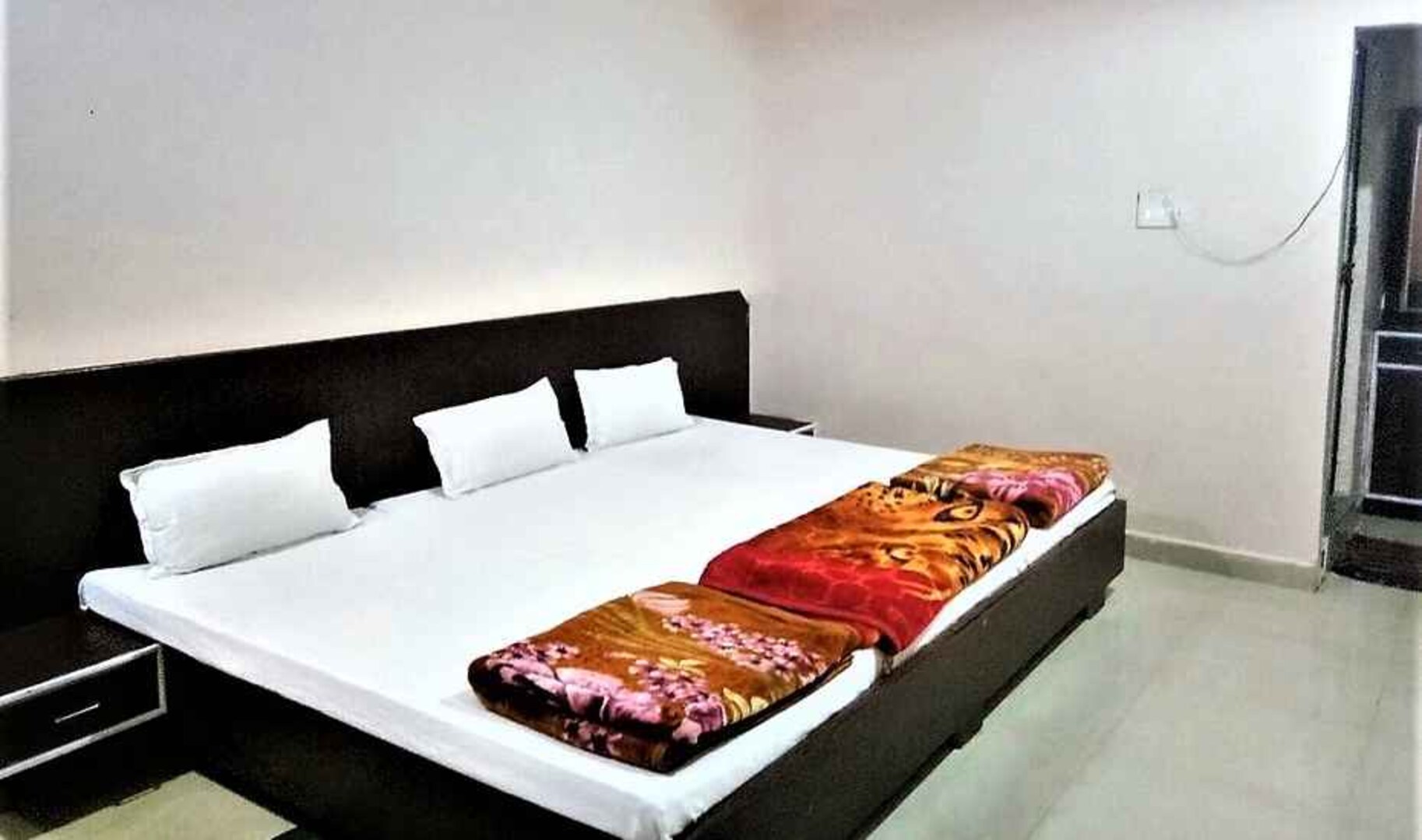 HOTEL PRIDE | AC Triple Bed Room